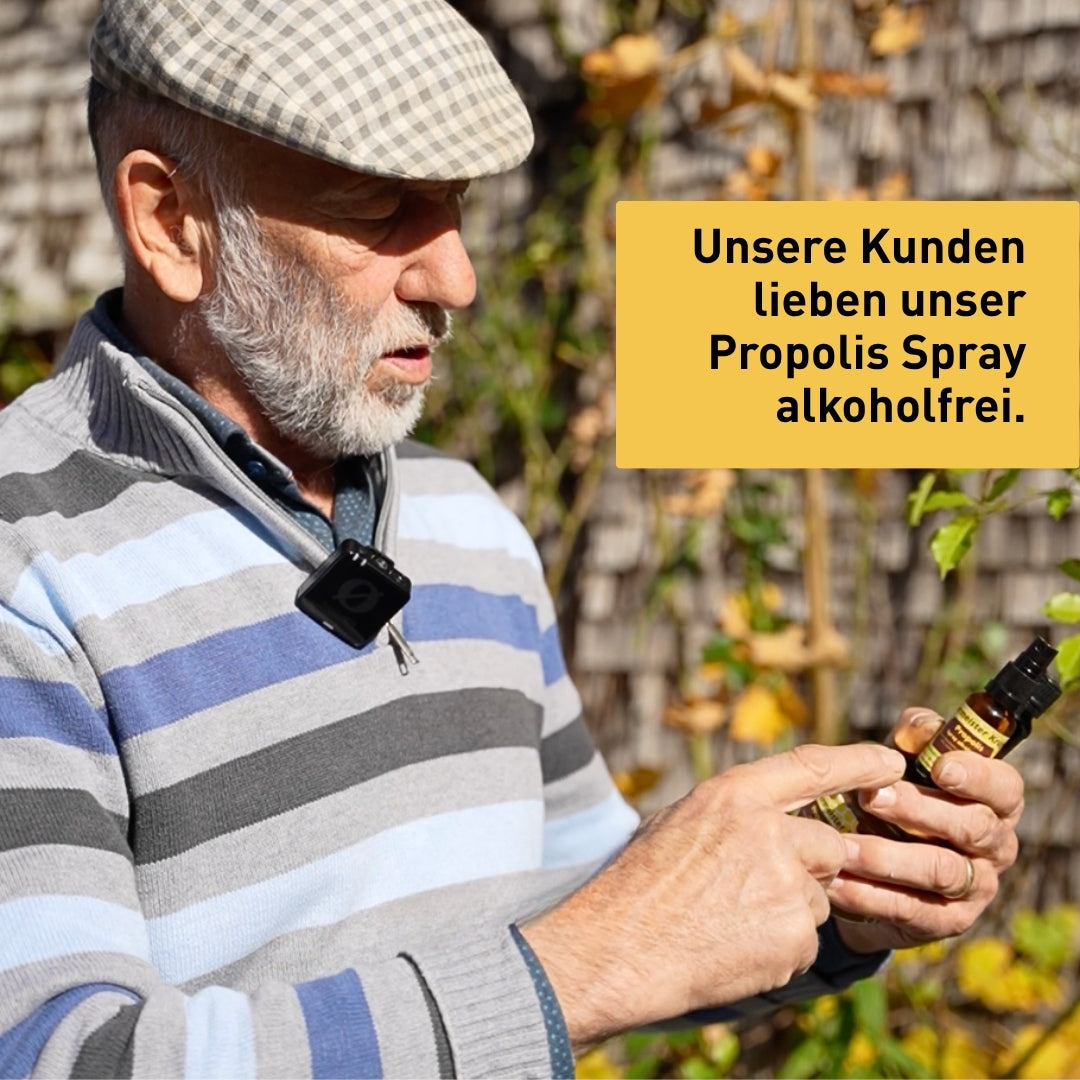 Imkermeister Rainer Krüger mit Propolis Spray alkoholfrei 20 ml