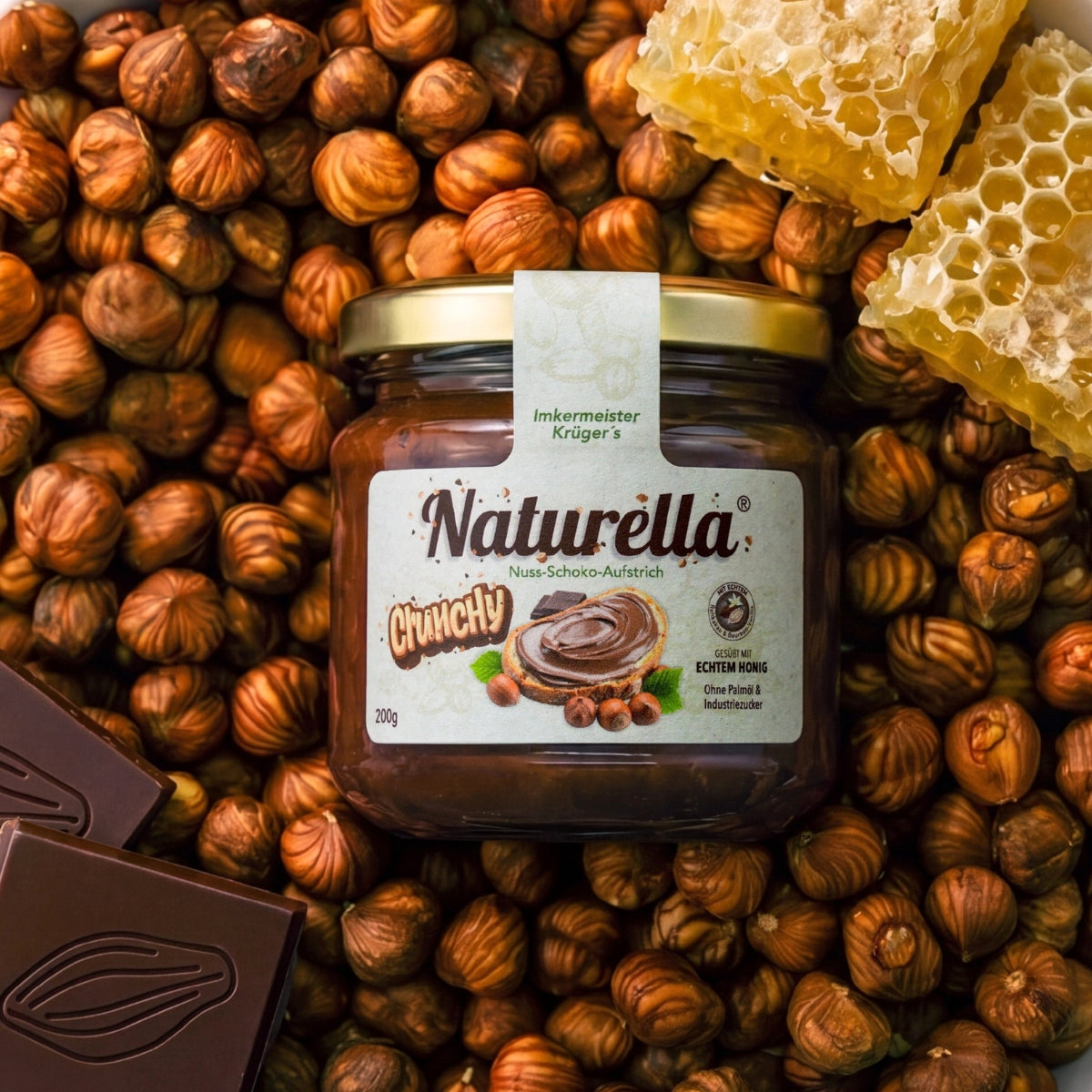 Naturella Crunchy 200g Nuss-Schoko-Aufstrich auf Nüsse und Honig und Kakao von der Allgäuer Wanderimkerei