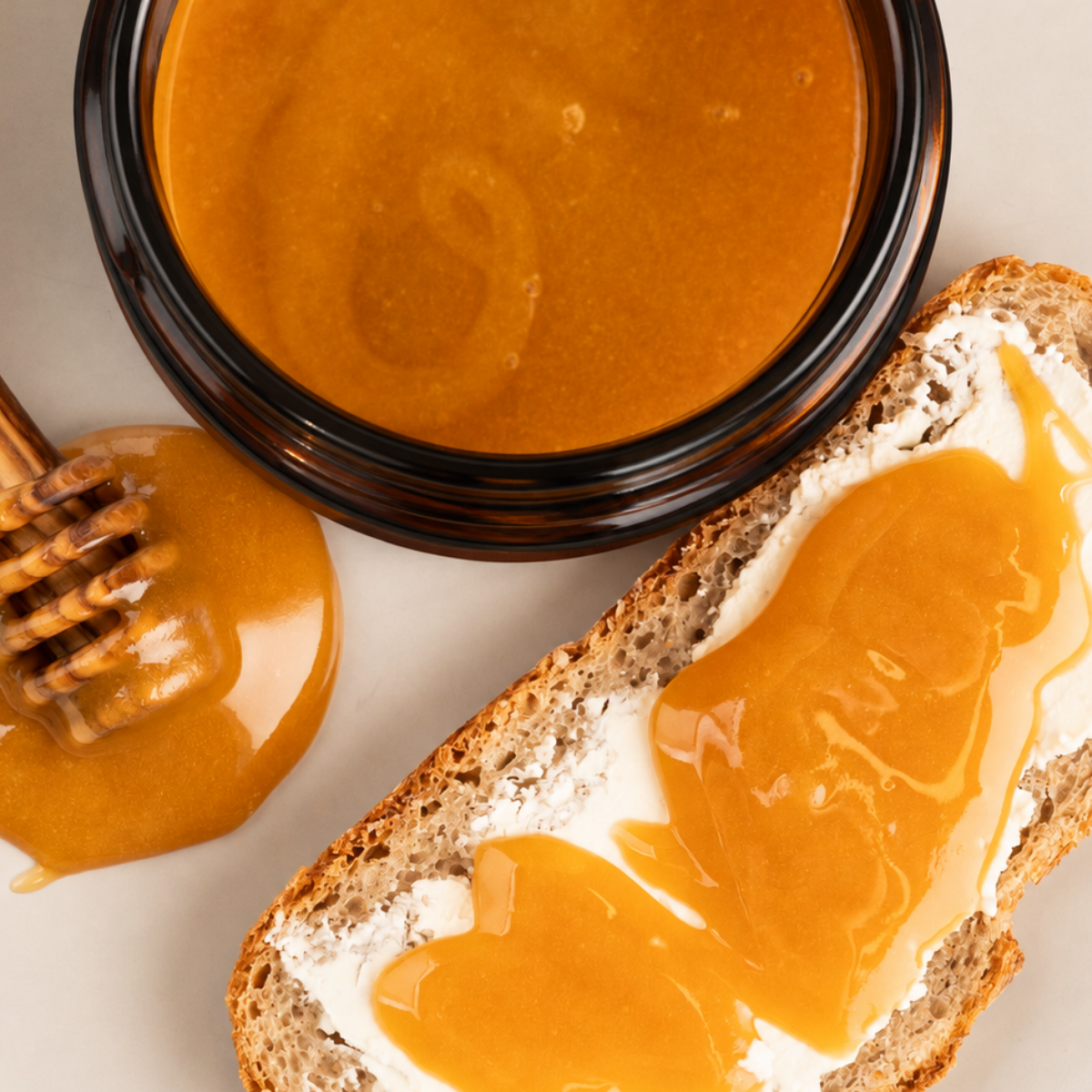 Imkermeister Krüger's Manuka-Honig 150g MGO 550+ aus Neuseeland von der Allgäuer Wanderimkerei – Konsistenz