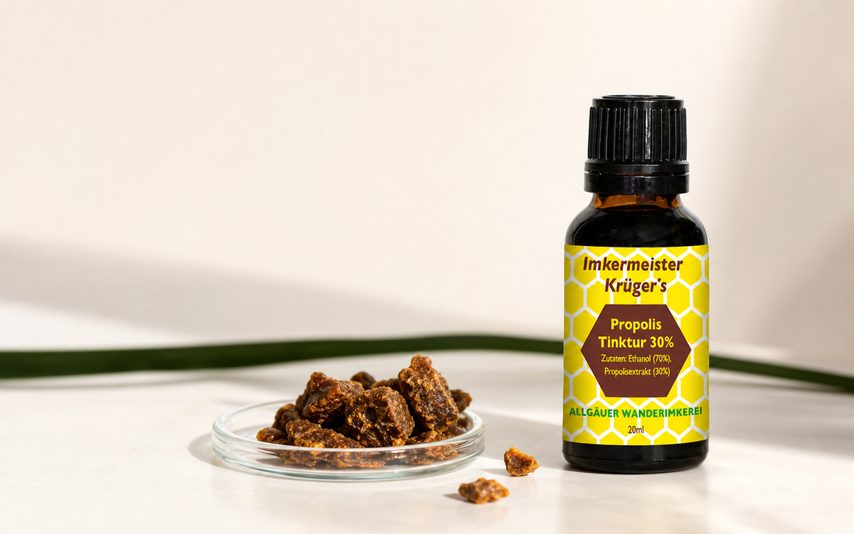Propolis Tinktur 30 % und rohes Propolis – kontrollierte Abfüllung im Allgäu